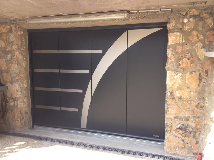 Porte de garage en mixte aluminium-PVC